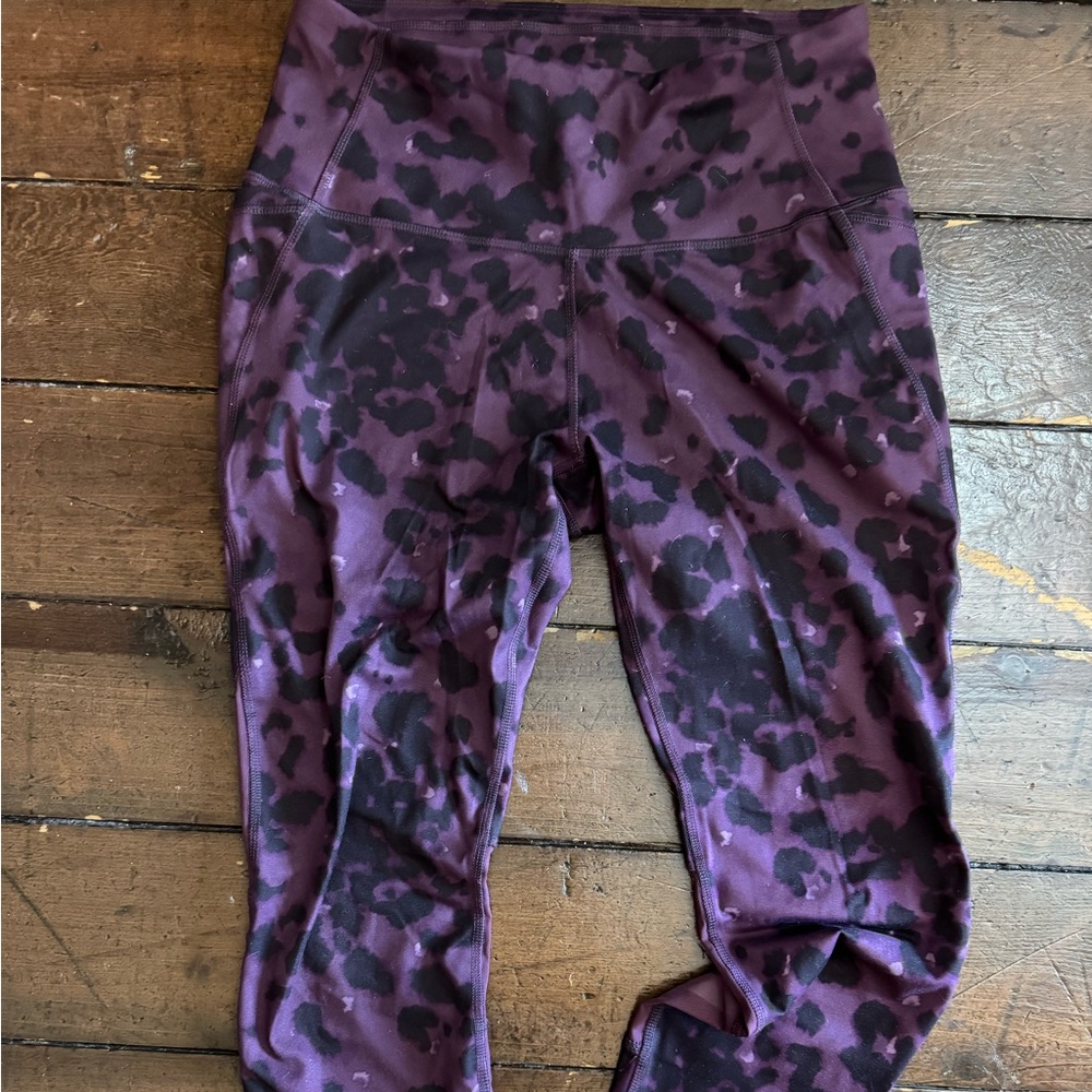 Women's All In Motion Leopard Print Contour Curvy High-Waisted 7/8 Leggings L